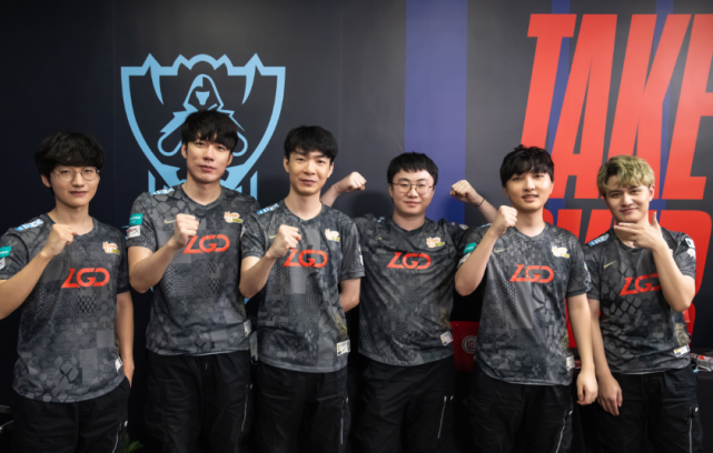 在竞赛激烈 在竞赛激烈